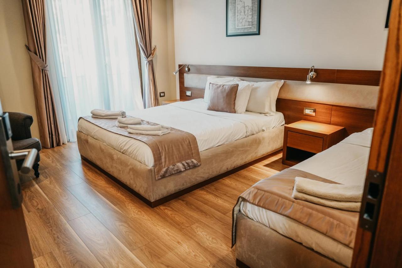 Center Hotel Gjirokastër 外观 照片