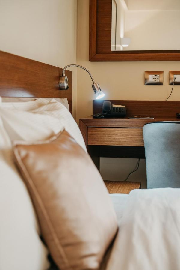 Center Hotel Gjirokastër 外观 照片