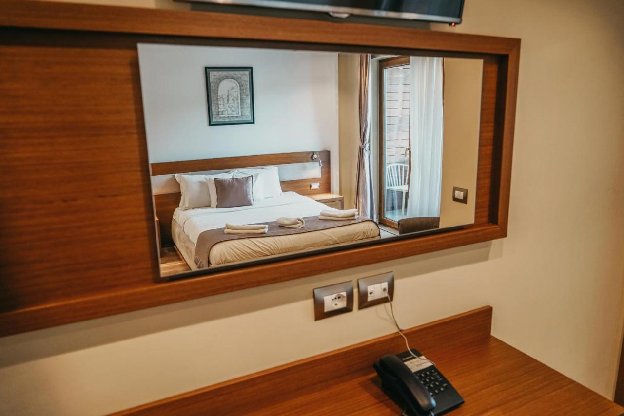 Center Hotel Gjirokastër 外观 照片
