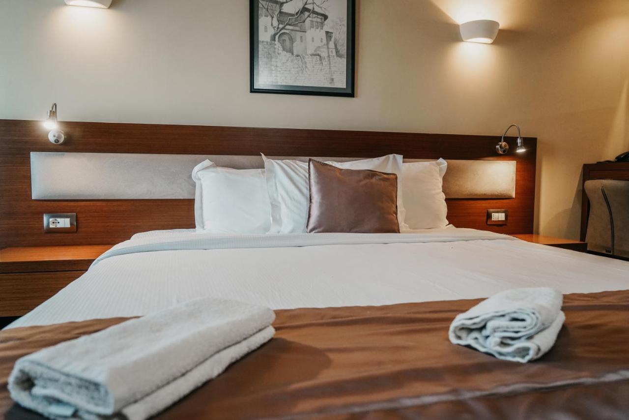 Center Hotel Gjirokastër 外观 照片