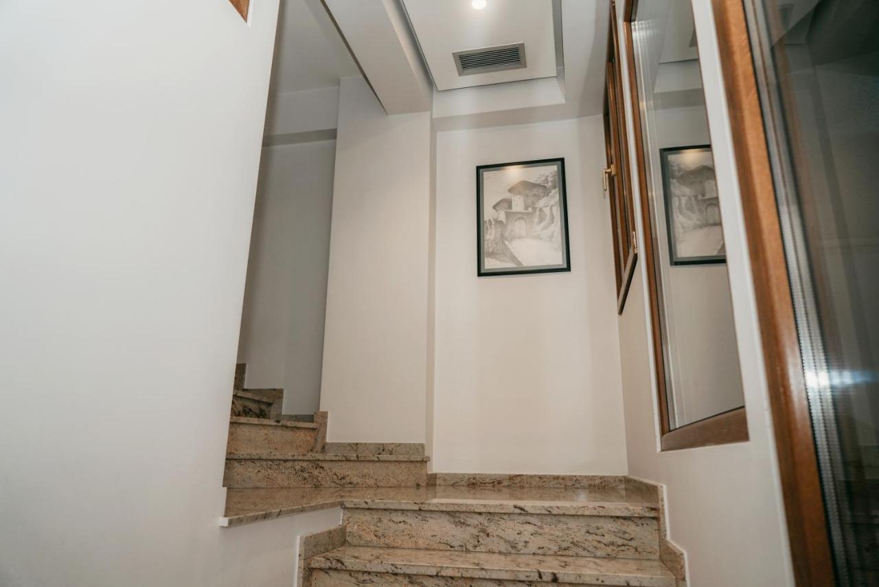 Center Hotel Gjirokastër 外观 照片