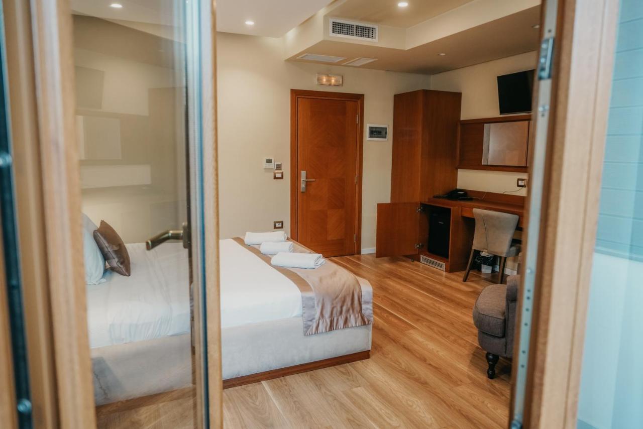 Center Hotel Gjirokastër 外观 照片