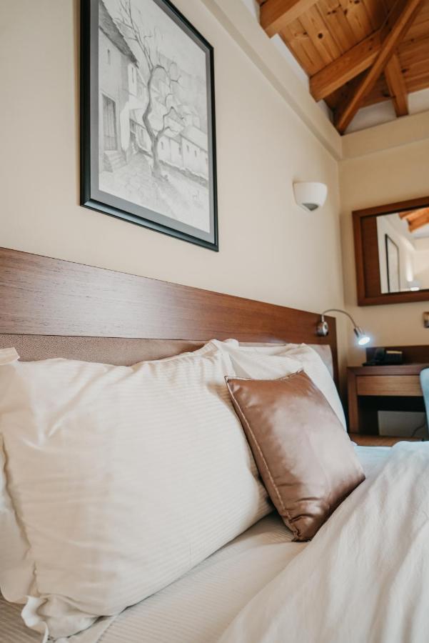 Center Hotel Gjirokastër 外观 照片