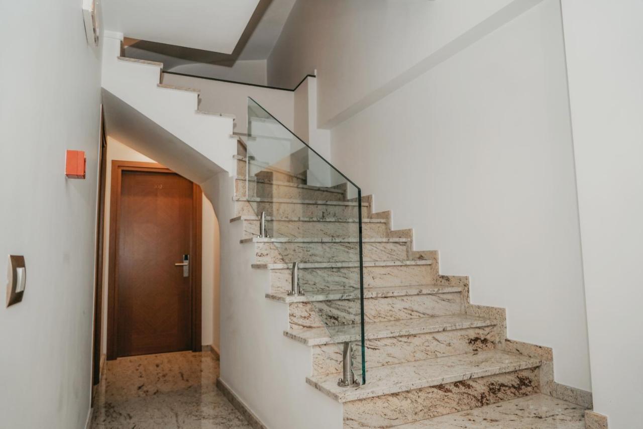 Center Hotel Gjirokastër 外观 照片