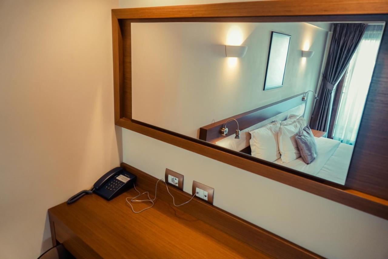 Center Hotel Gjirokastër 外观 照片